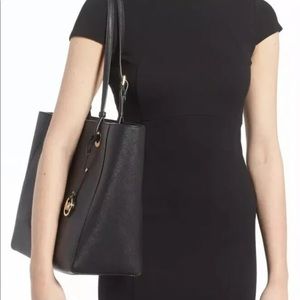MICHAEL KORS WALSH EW Large Top Zip Leather Black Tote